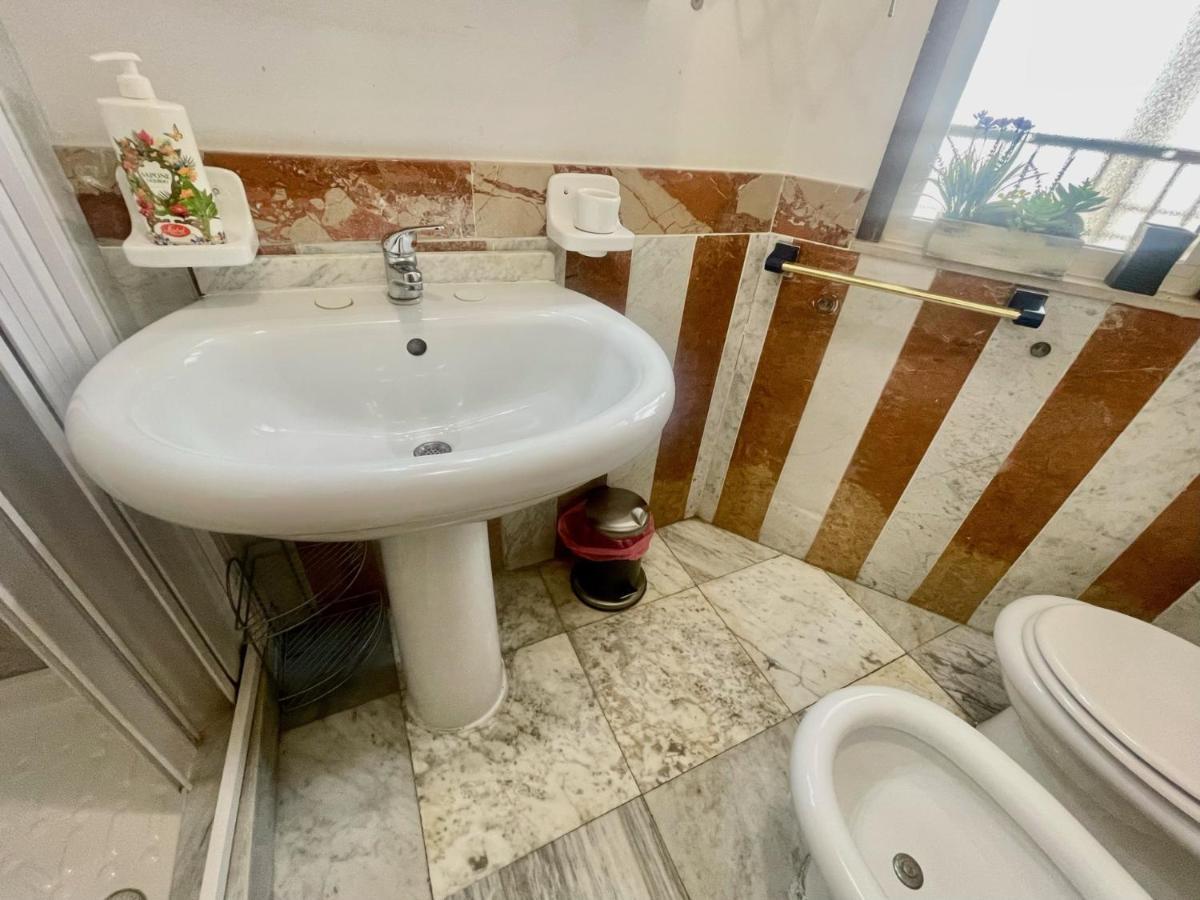 Maya'S Apartment Close To Ballaro Market And Central Station パレルモ エクステリア 写真