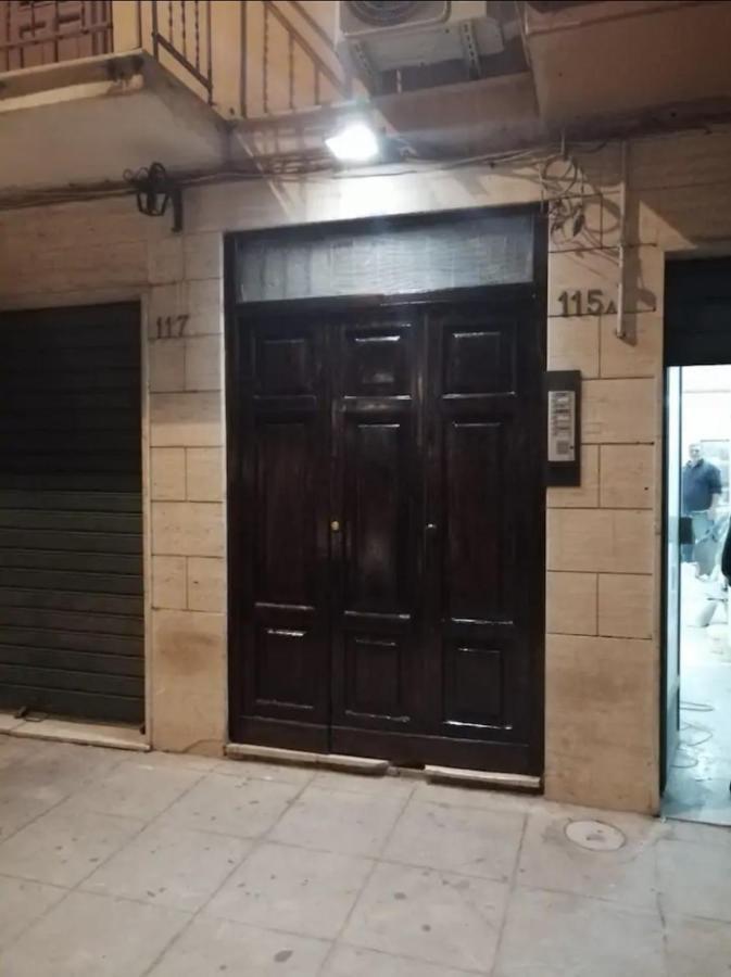 Maya'S Apartment Close To Ballaro Market And Central Station パレルモ エクステリア 写真